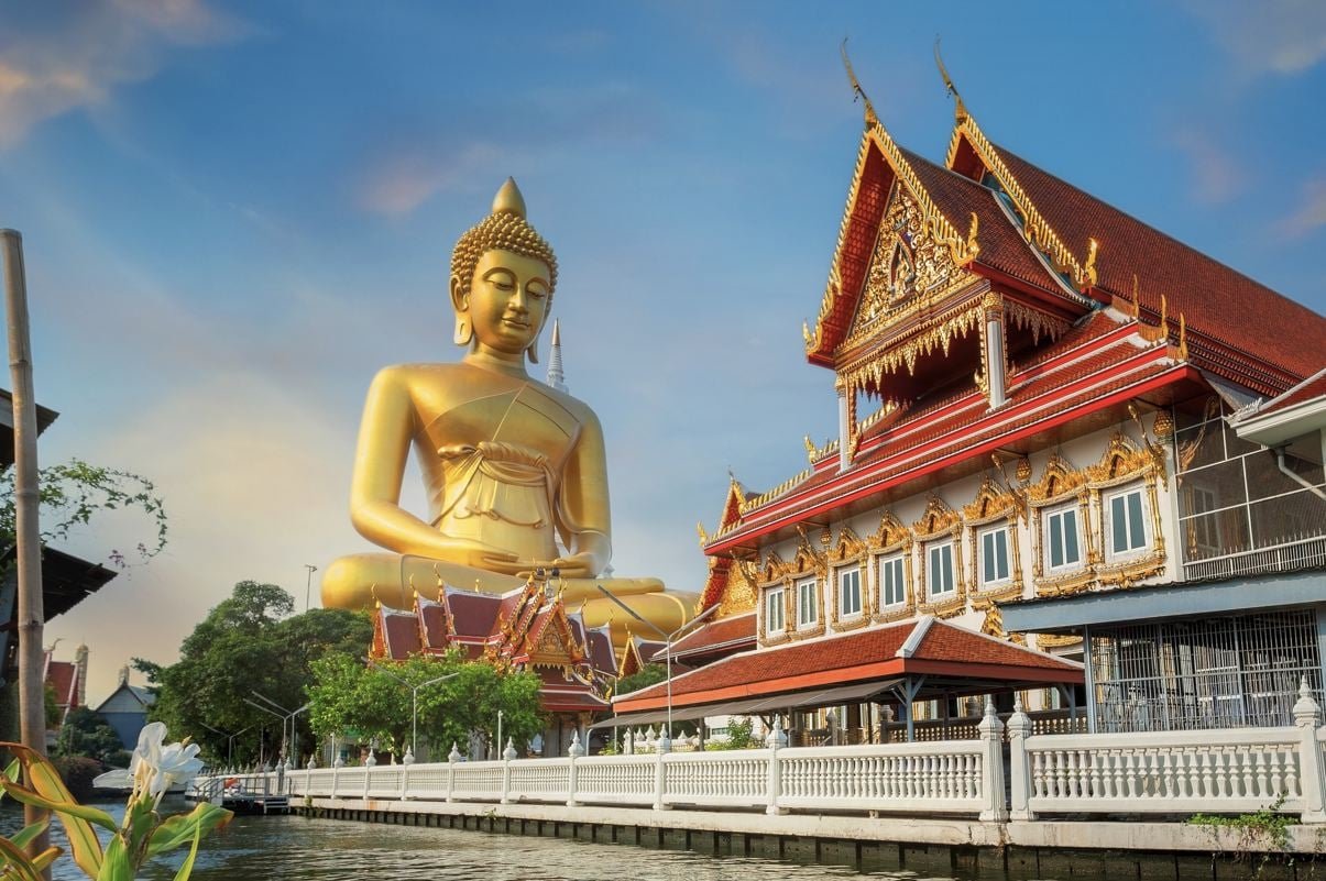 Americans Can Now Fly Direct To One Of World's Most Popular Destinations For The First Time In A Decade